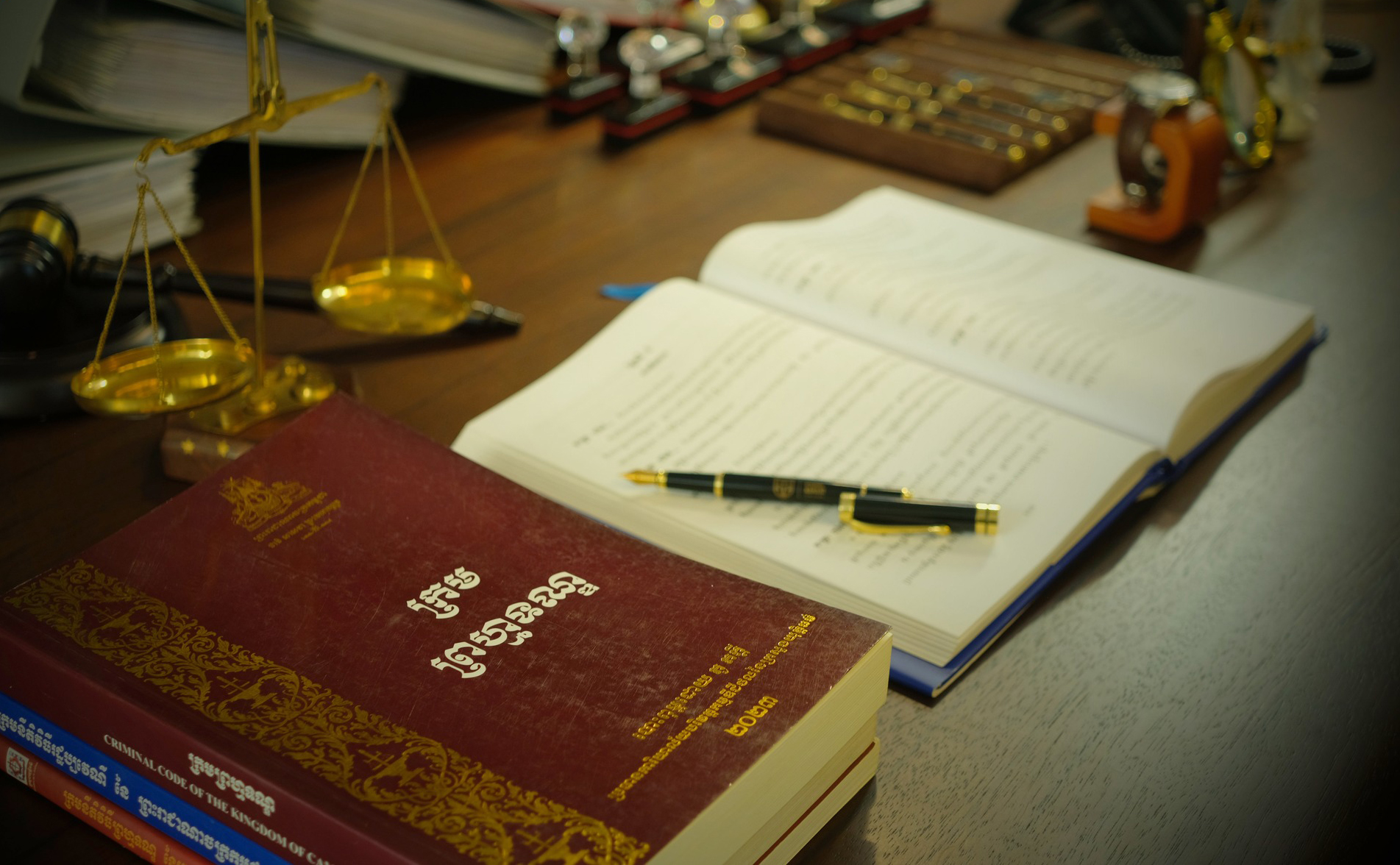 A team collaborating with professionalism